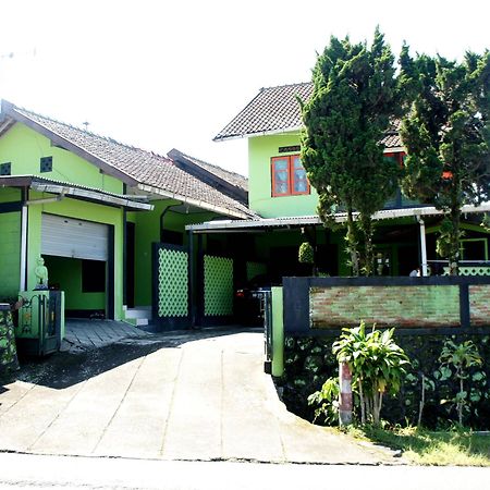 Bayu Murti Homestay Yogyakarta Exterior photo