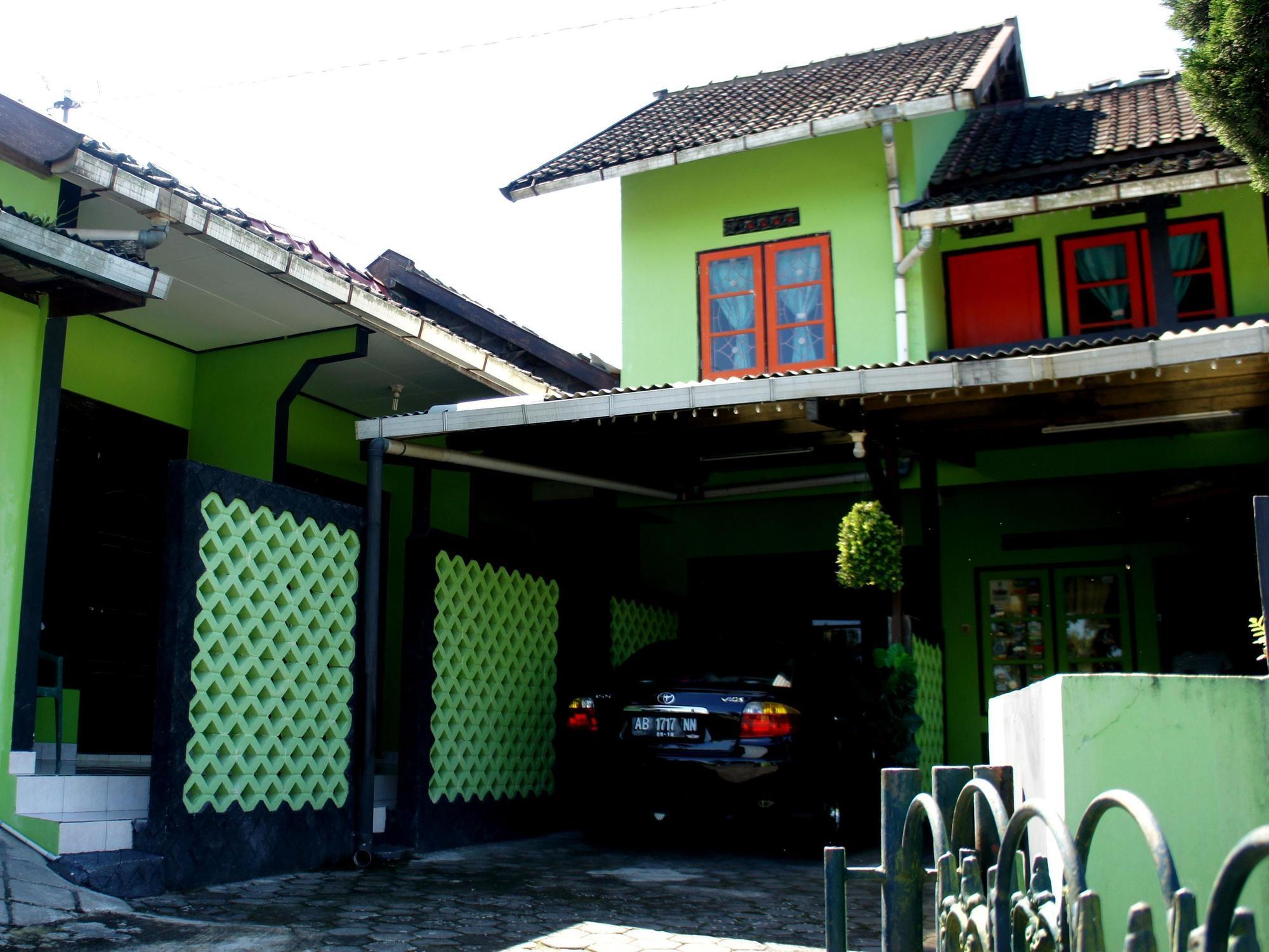 Bayu Murti Homestay Yogyakarta Exterior photo